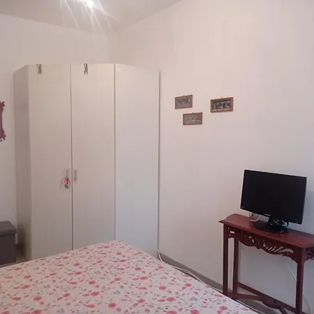 Teatro Degli Etruschi Bed and Breakfast